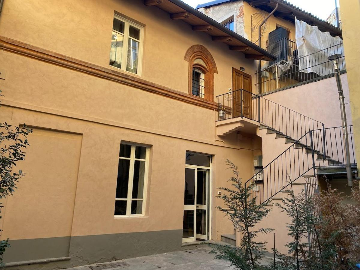 Maschera Di Ferro Appartamento In Centro Storico Pinerolo Exteriér fotografie
